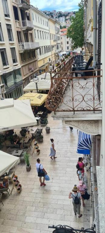 Apartman Julija 1 Rijeka Bagian luar foto
