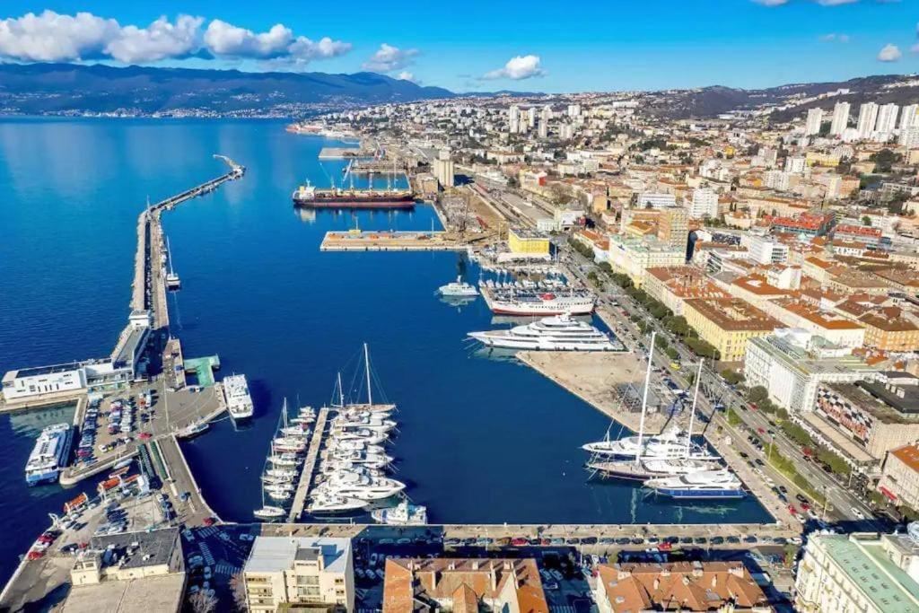 Apartman Julija 1 Rijeka Bagian luar foto