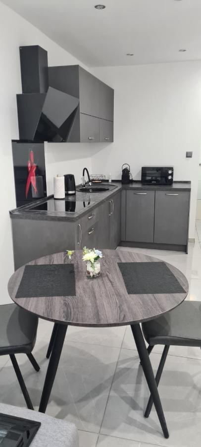 Apartman Julija 1 Rijeka Bagian luar foto